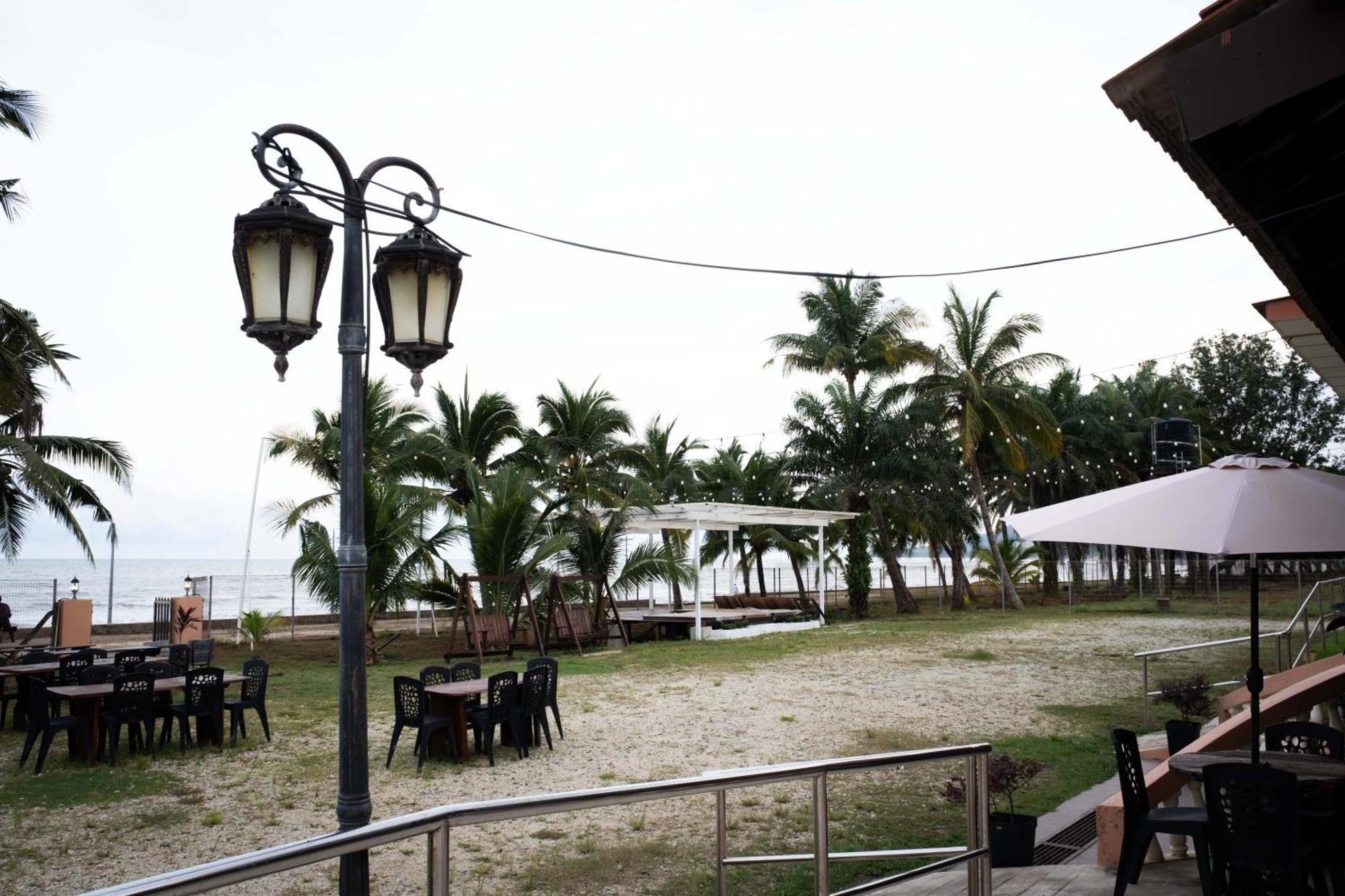 Blackstone Beach Resort Kuantan Exterior foto